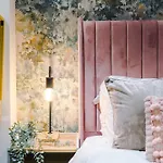 Stylish Boutique Flat In Harrogate - Sleeps 16