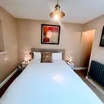Valley Mount House & Apartment