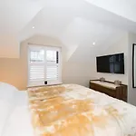 Cheltenham By Harrogate Serviced Apartments