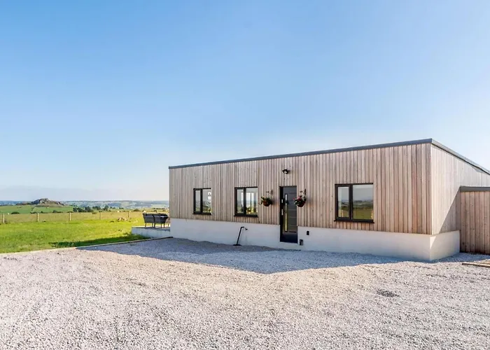 2-Bed Modern Bungalow - Outstanding Country Views