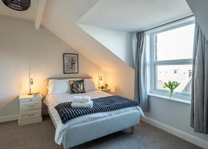Stunning 5 Bedroom 5 En-Suite Victorian House In Harrogate