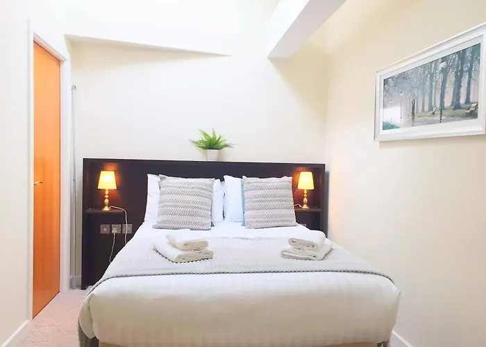 The Penthouse At Regent House Light And Airy Top Floor With Lift Access 1 Bedroom En-Suite Luxury Apartment Ultra Central Location