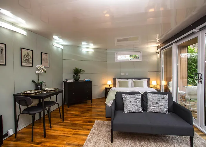 Stylish Harrogate Studio With Huge Private Garden