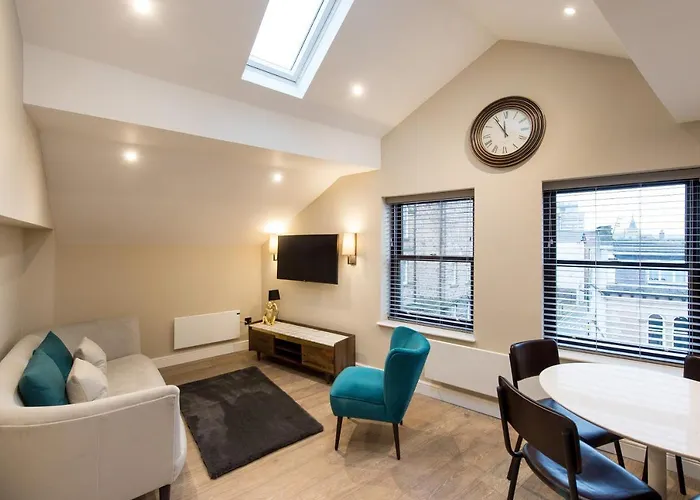 Cheltenham By Harrogate Serviced Apartments