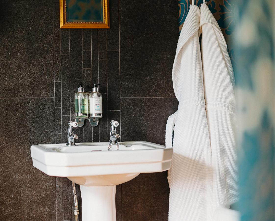 Inn The Crown Roecliffe Harrogate