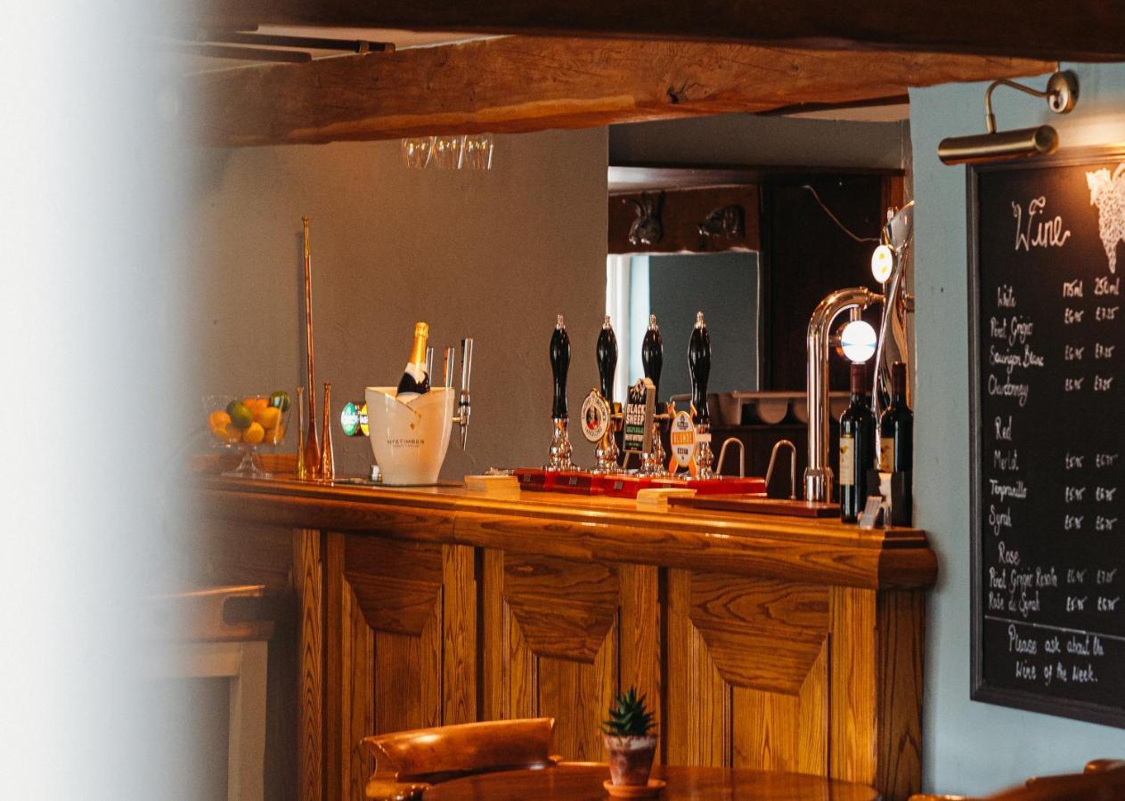The Crown Roecliffe Inn 4*