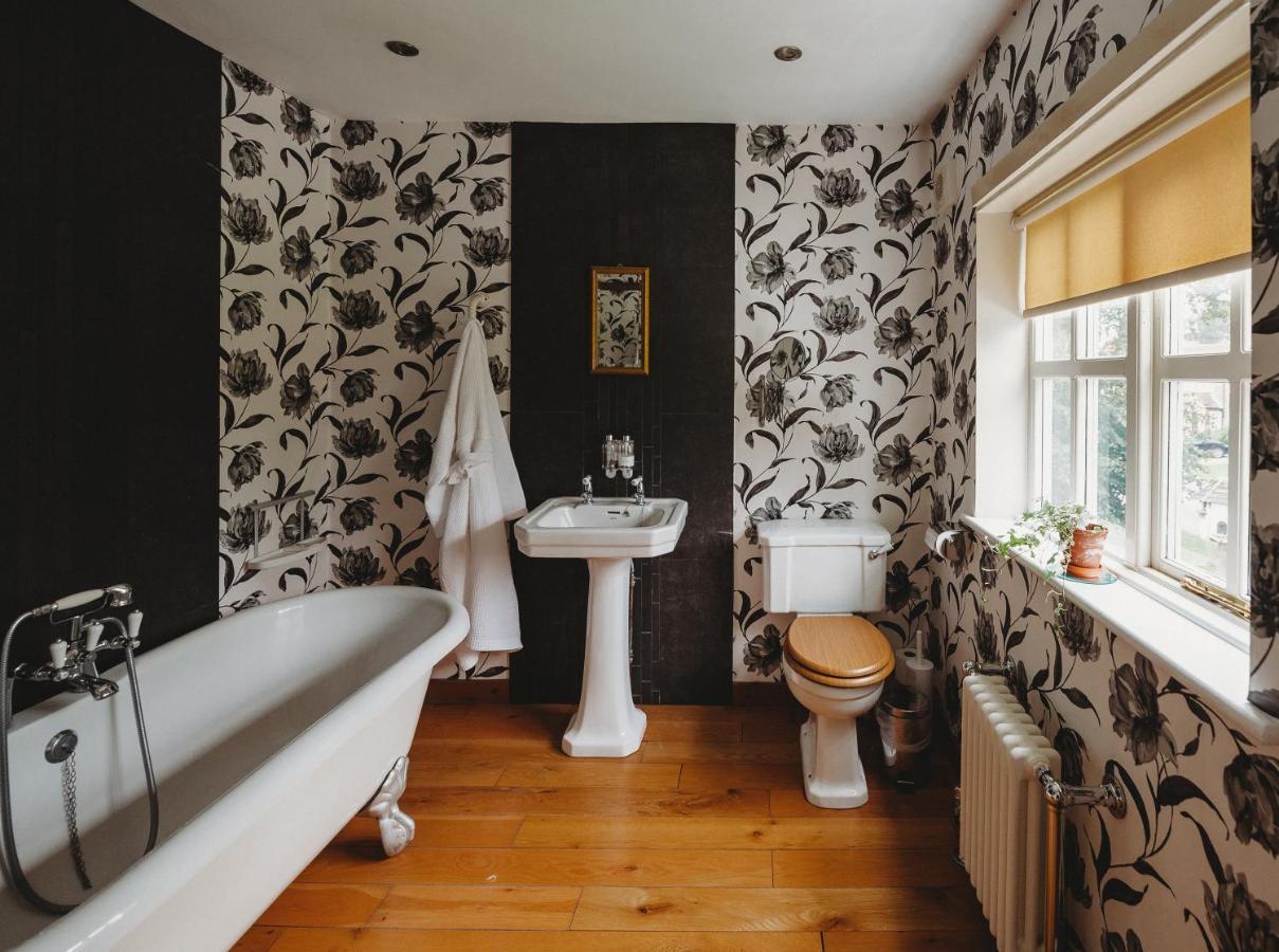 The Crown Roecliffe 4*