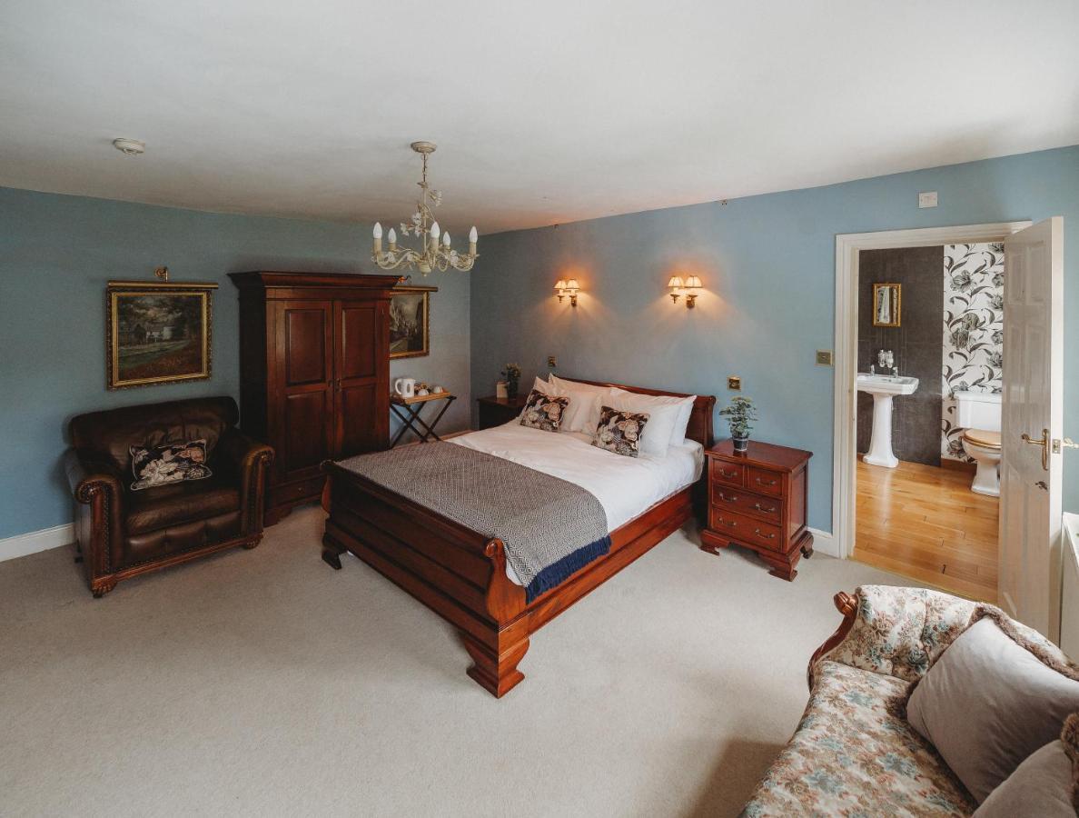The Crown Roecliffe 4*