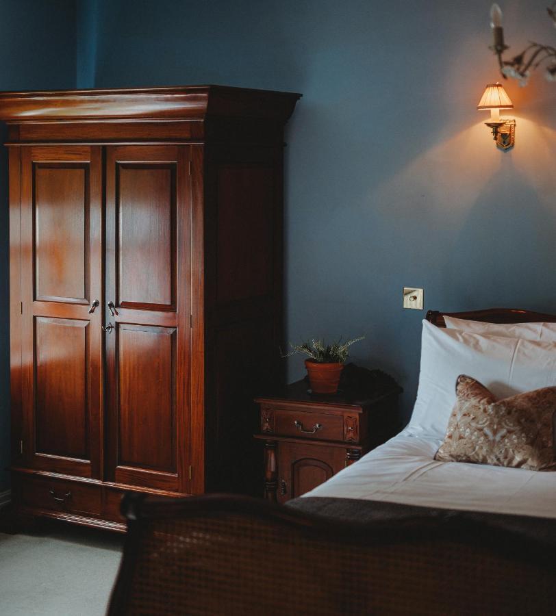 The Crown Roecliffe 4*
