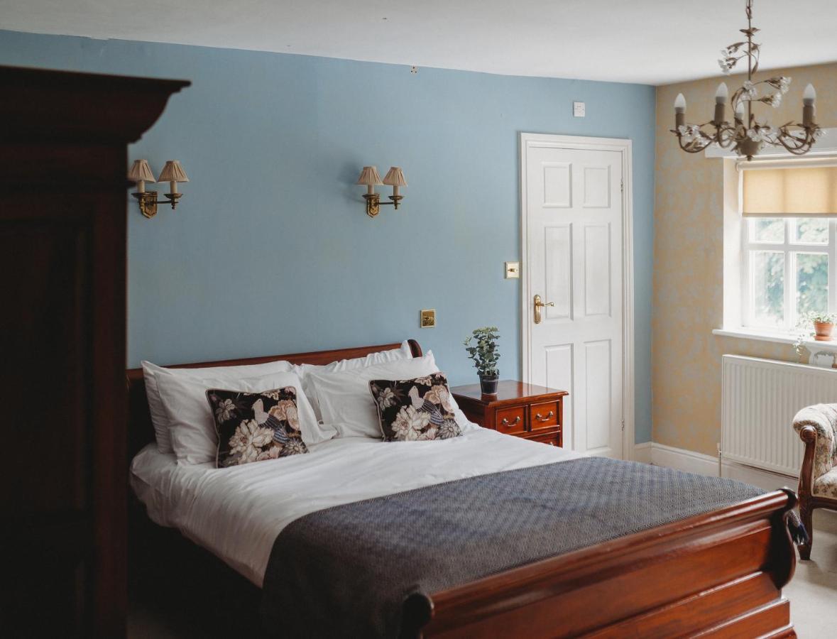 Inn The Crown Roecliffe