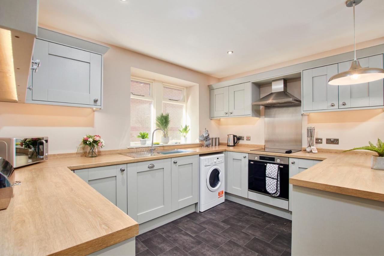 The Stunning Abode - Sleeps 6 Apartment Harrogate