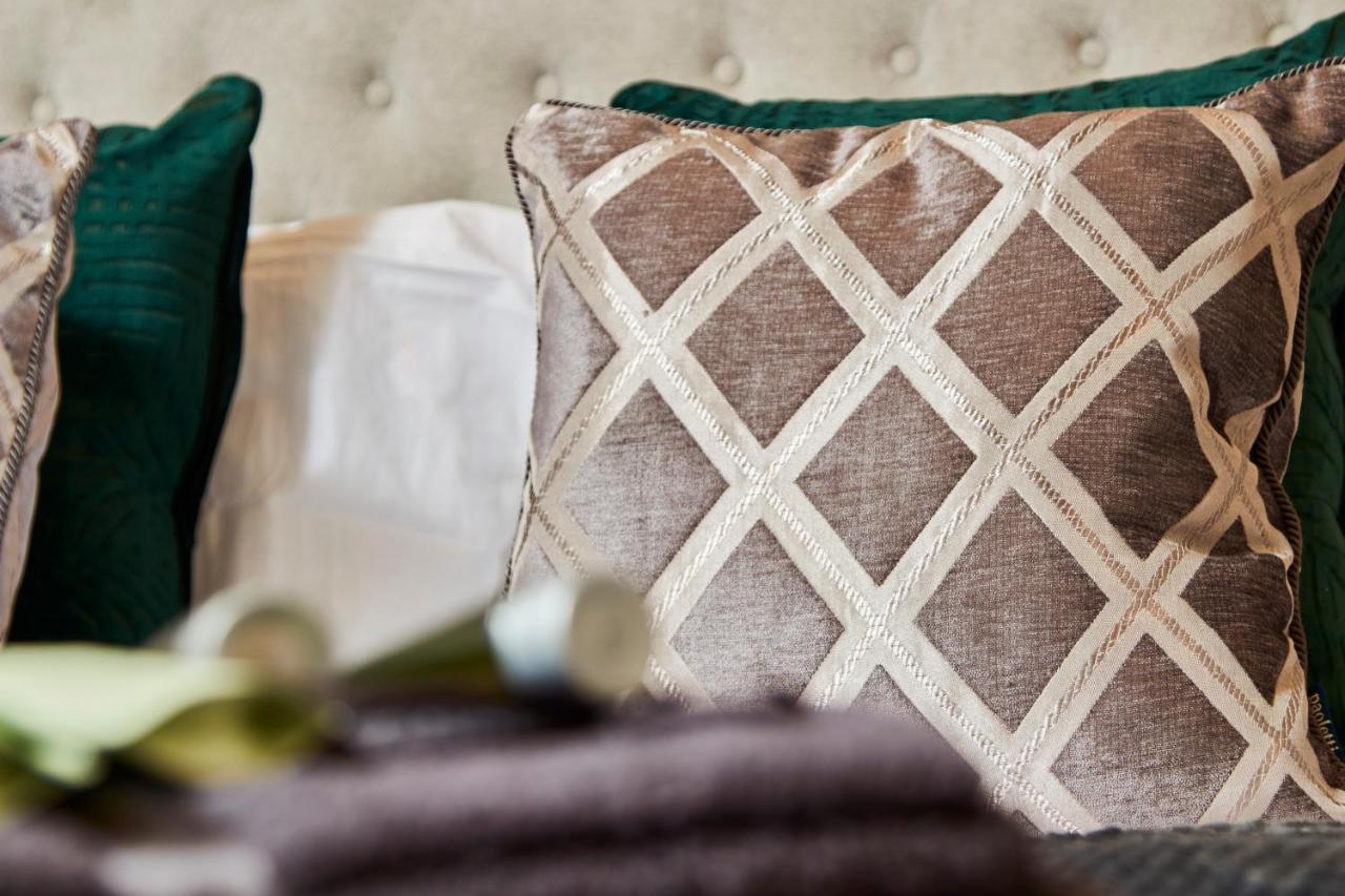 The Stunning Abode - Sleeps 6 *