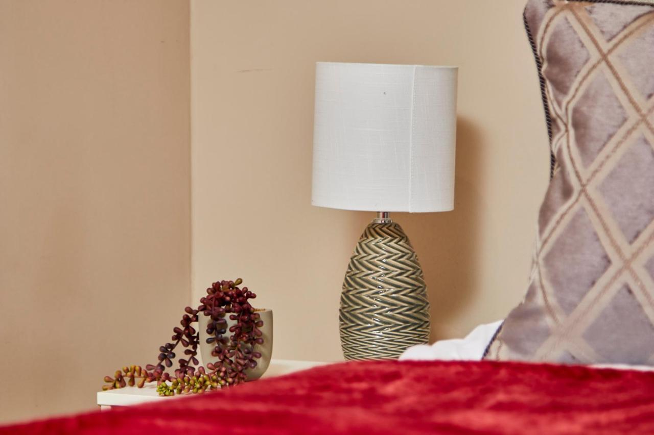 The Stunning Abode - Sleeps 6 Apartment *