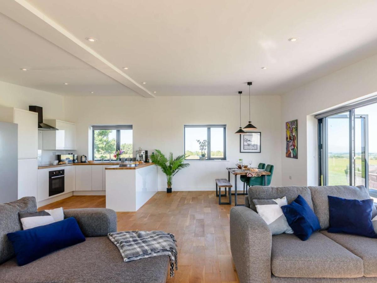 2-bed Modern - Outstanding Country Views Holiday home