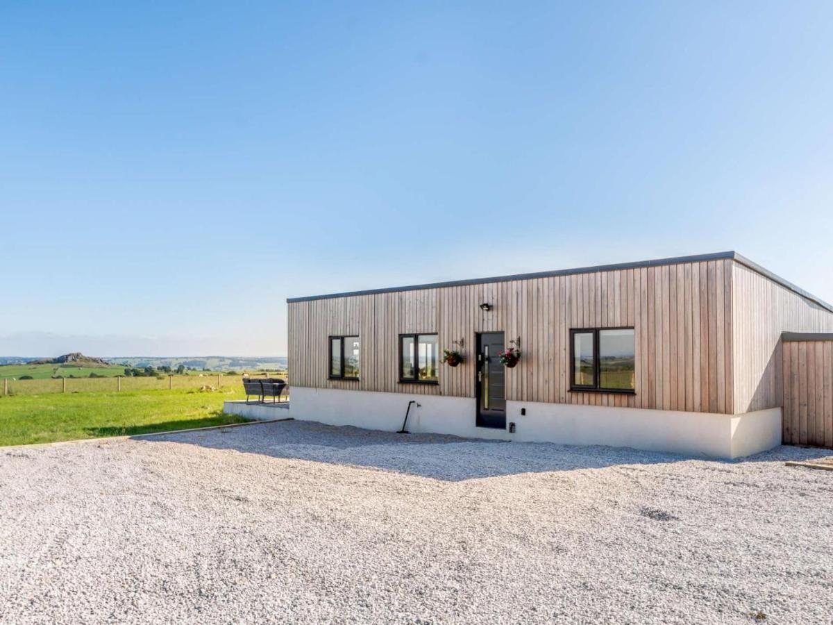 2-bed Modern - Outstanding Country Views *