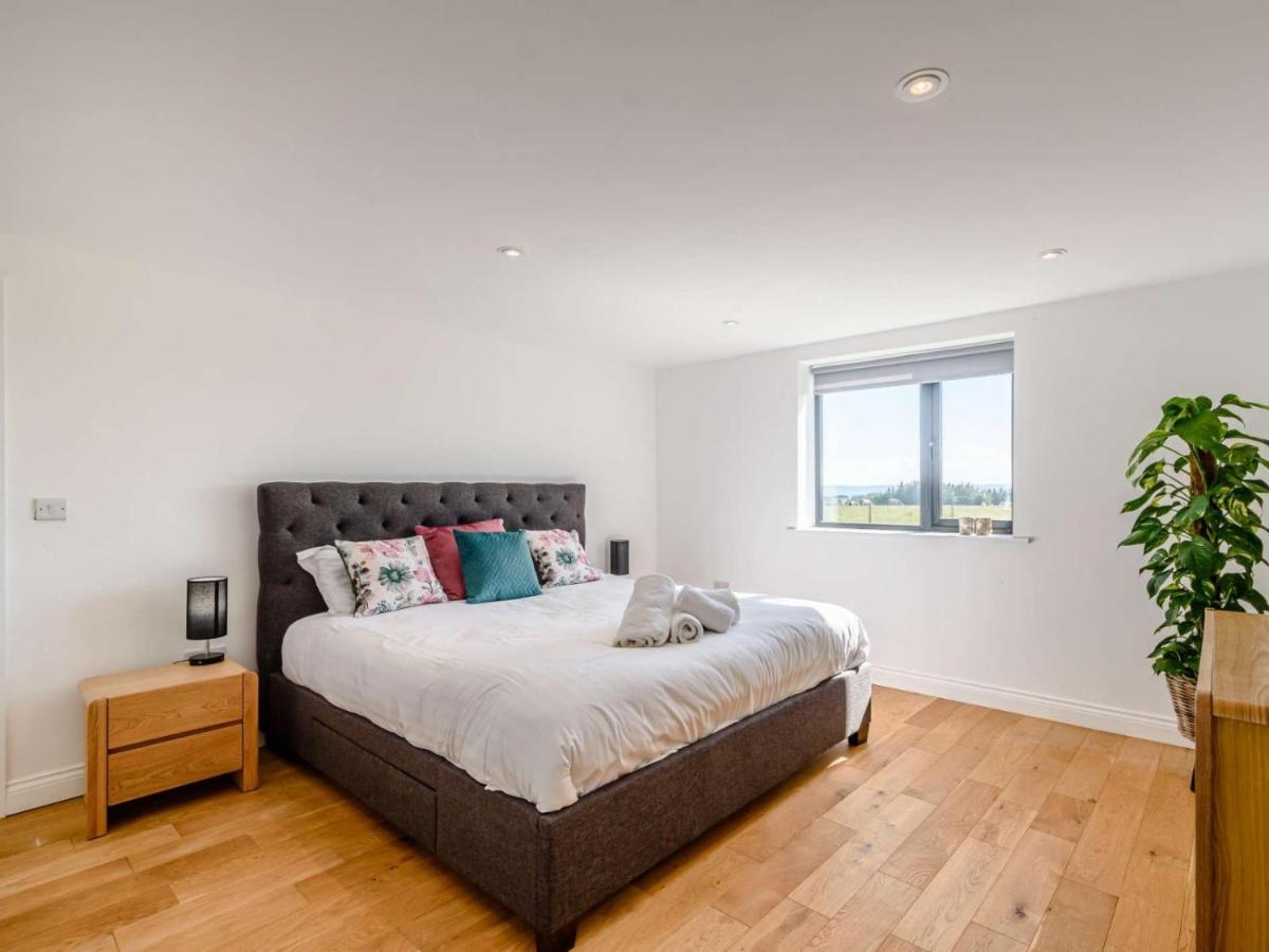 2-bed Modern - Outstanding Country Views Holiday home