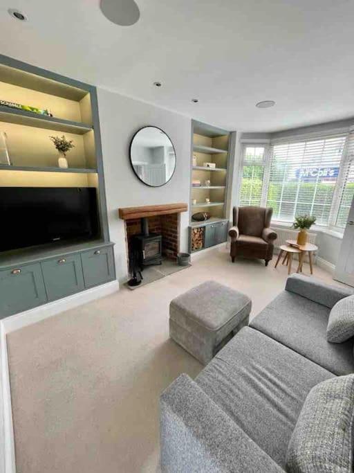 Modern Style House With Log Burner * Harrogate
