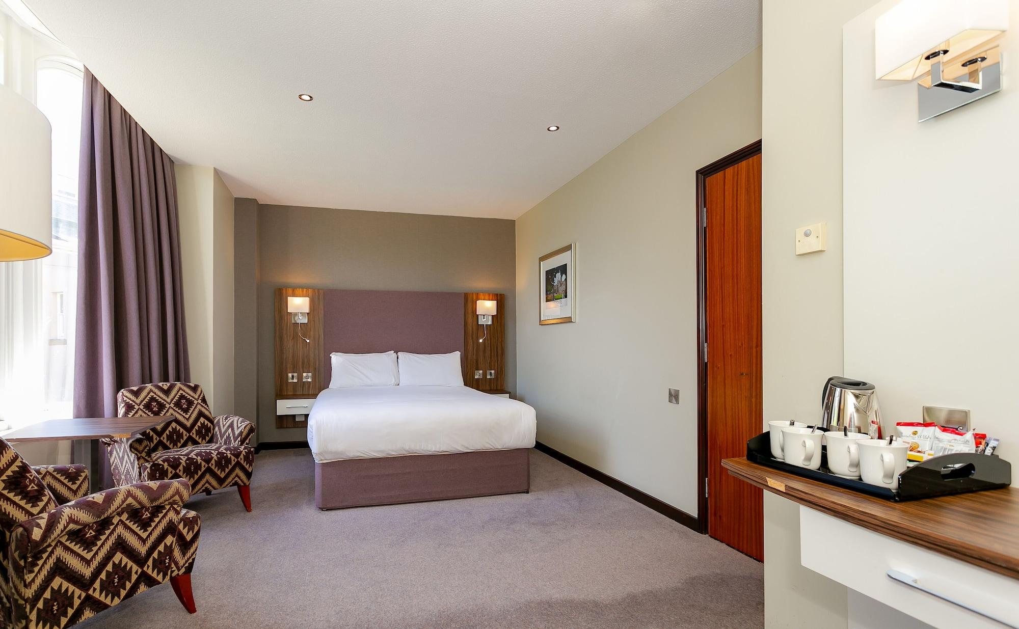 Cedar Court 4*