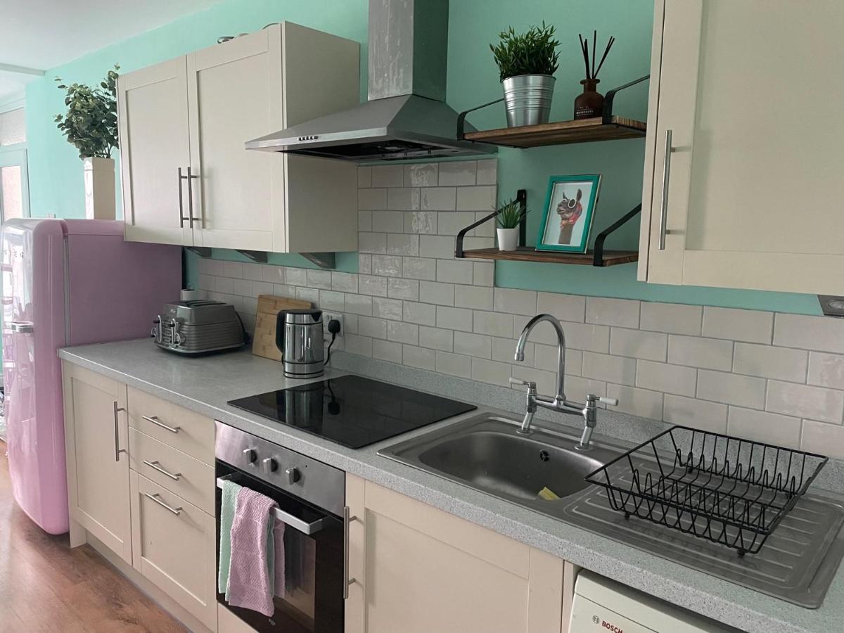 Lovely 2-bed Flat In Summerbridge *