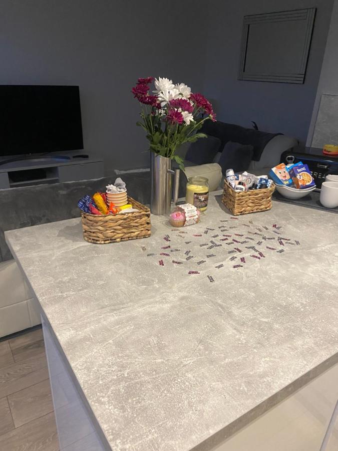 Spacious One Bedroom Ground Floor Apartment