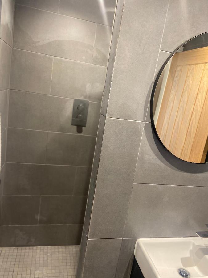 Apartment Spacious One Bedroom Ground Floor *