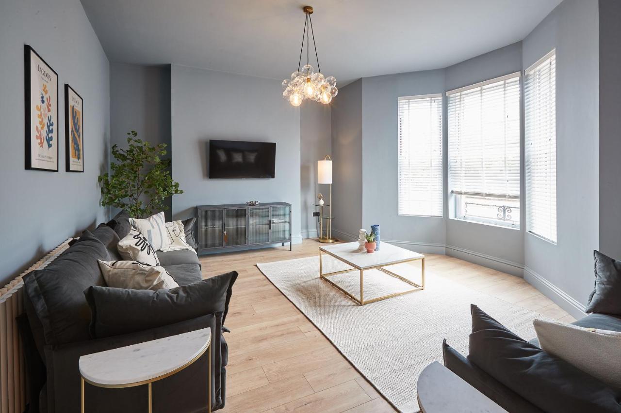 Host & - Parkside Holiday home *