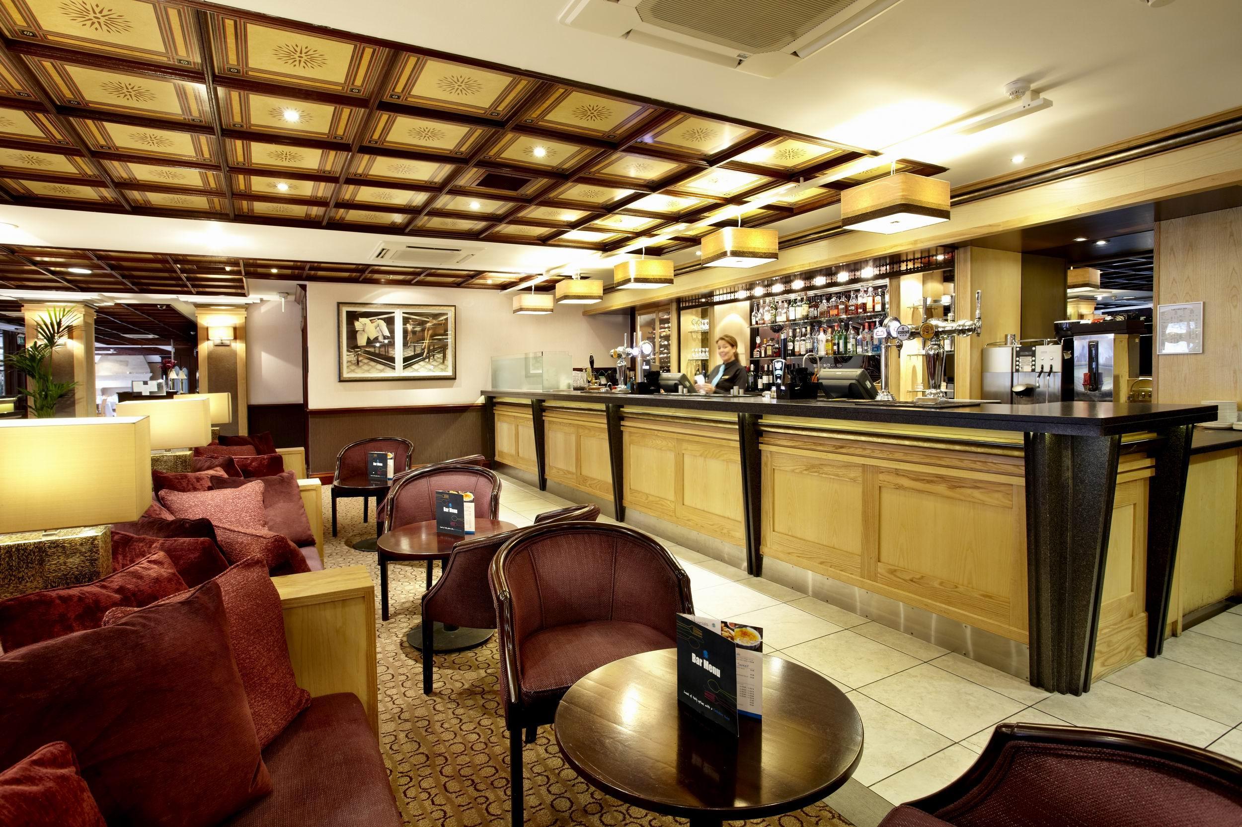 Hotel Cedar Court 4*