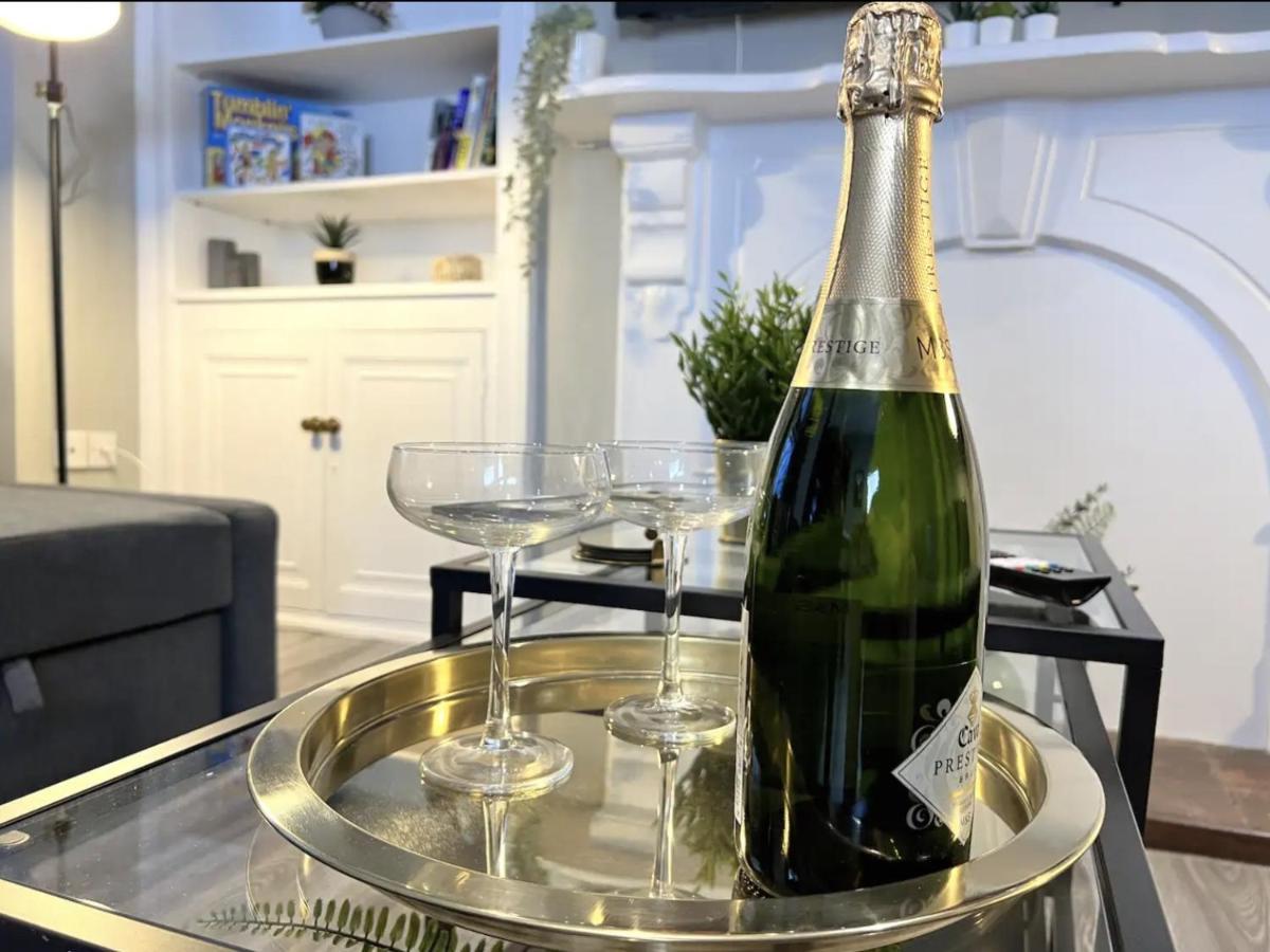 Apartment Luxury Flat With Free Parking
