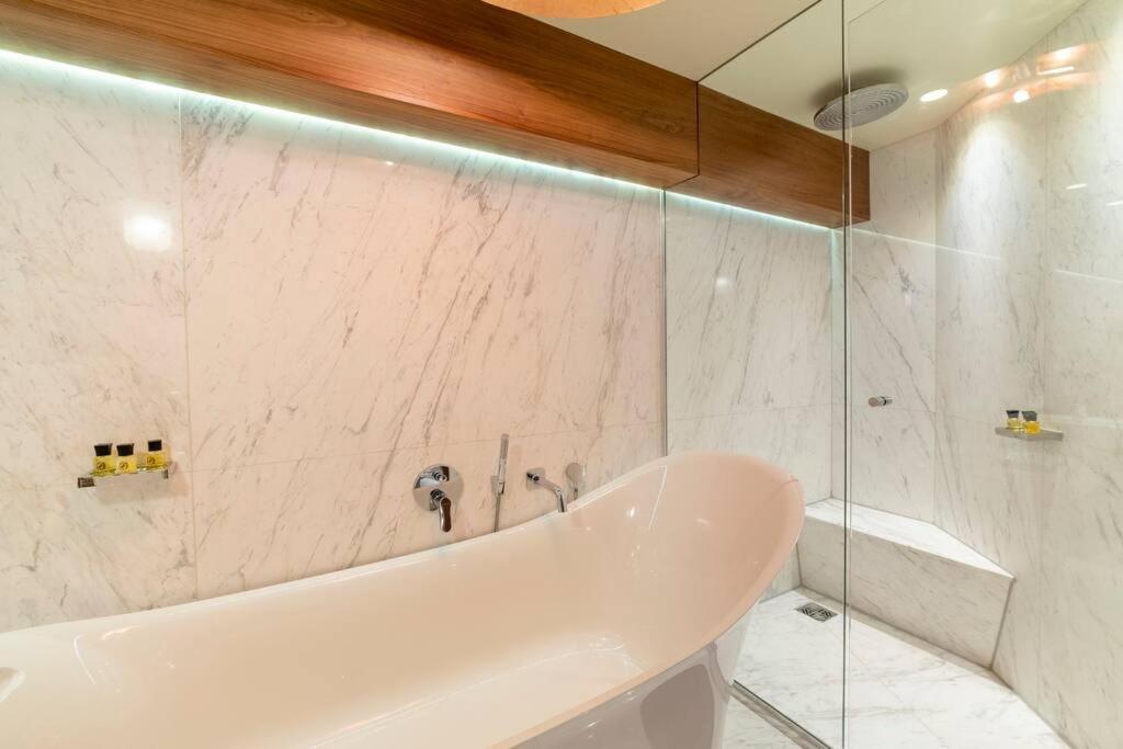 Westcourt By Rmg Harrogate