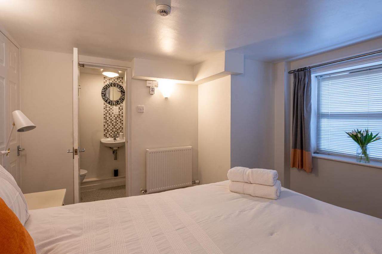 Holiday home Stunning 5 Bedroom 5 En-suite Victorian House In *