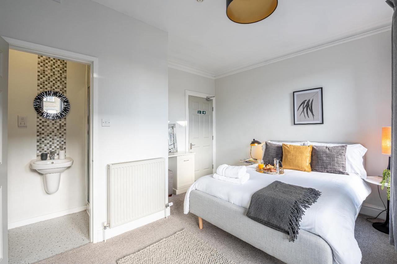 Stunning 5 Bedroom 5 En-suite Victorian House In *