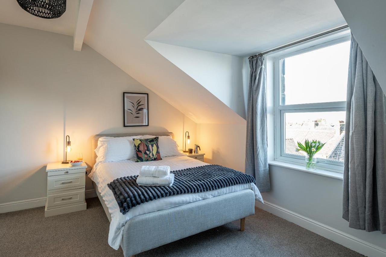 Stunning 5 Bedroom 5 En-suite Victorian House In Holiday home