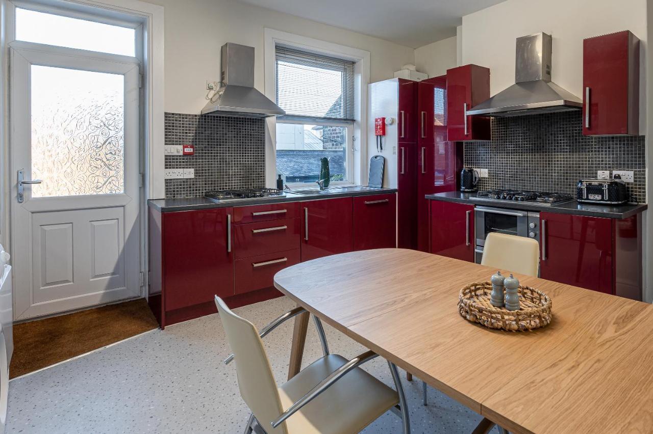 Stunning 5 Bedroom 5 En-suite Victorian House In Harrogate