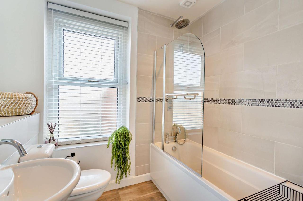 3-bedroom With Free Parking&flexible Bed Configuration Holiday home