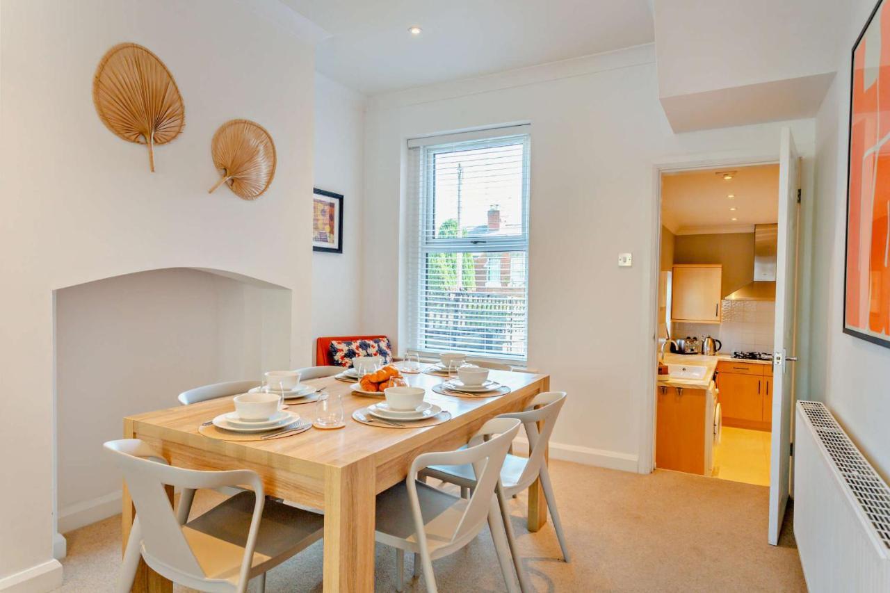 Holiday home 3-bedroom With Free Parking&flexible Bed Configuration Harrogate