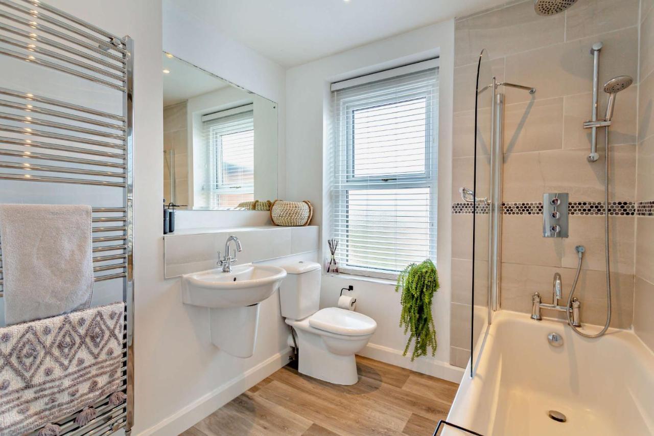 Holiday home 3-bedroom With Free Parking&flexible Bed Configuration Harrogate