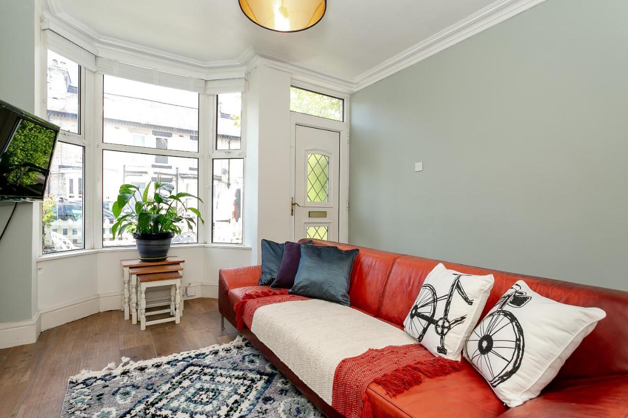The Bs Cycle, 4 Bedroom, 2 Bathroom, House In Centre Harrogate