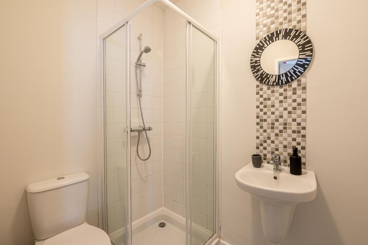 Holiday home Stunning 5 Bedroom 5 En-suite Victorian House In