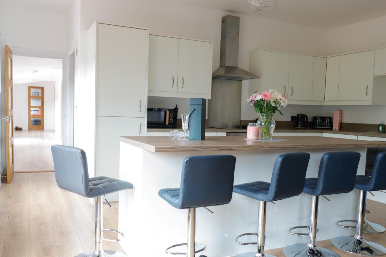Stunning With Hot Tub On Private Harrogate