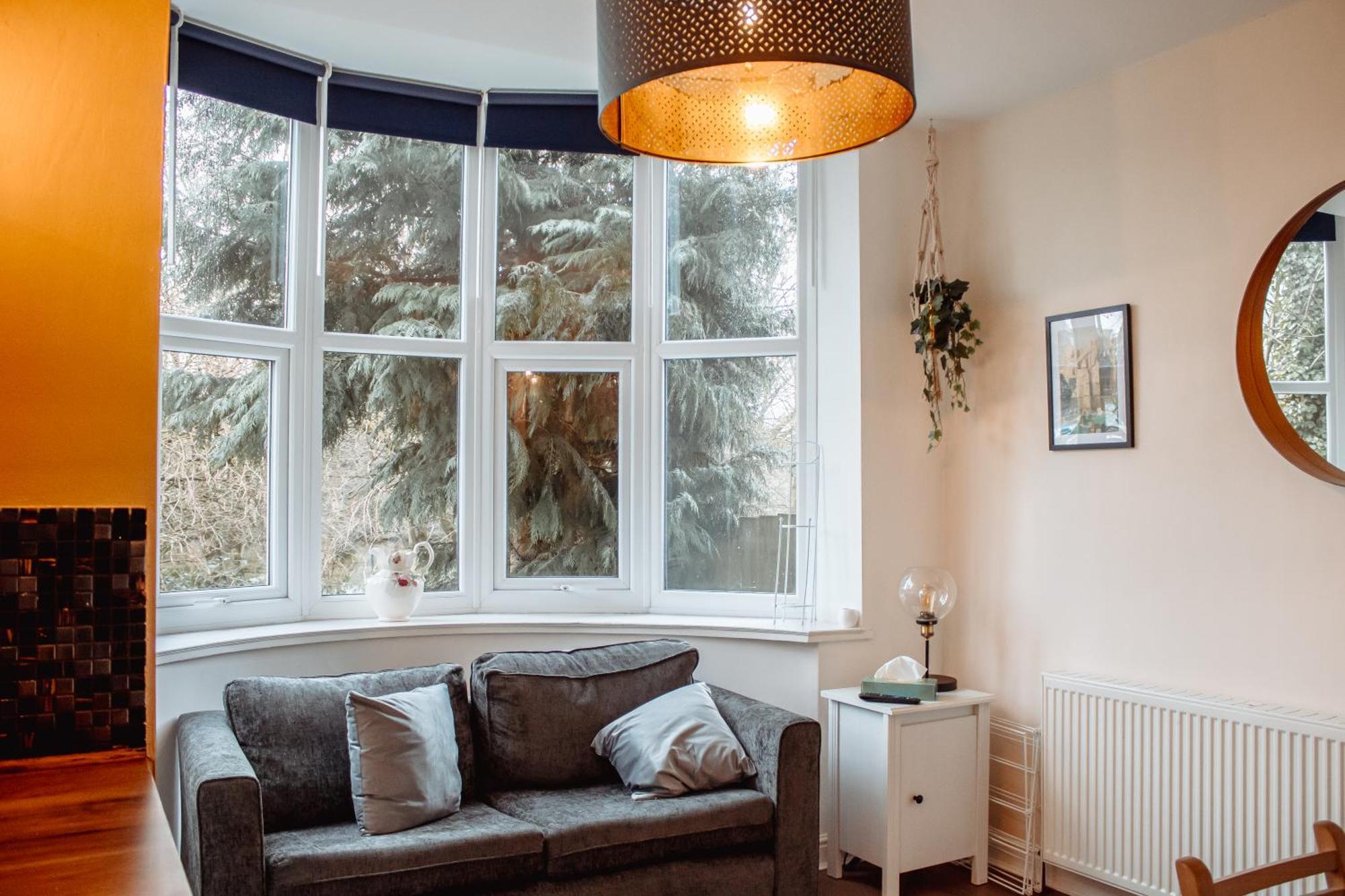 Spacious Flat With Free Parking
