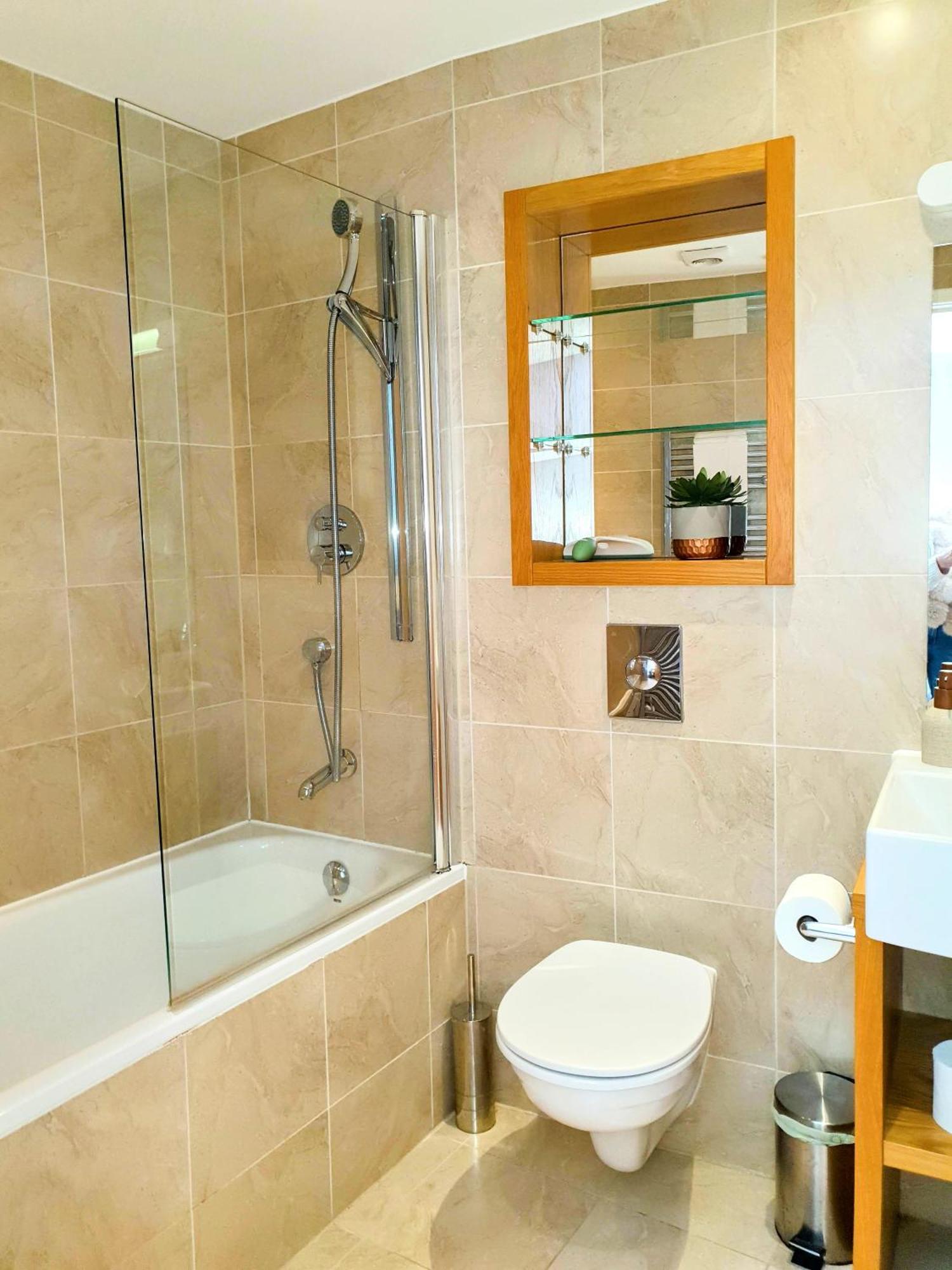 The Penthouse At Regent House Light And Airy Floor With Lift Access 1 Bedroom En-suite Luxury Ultra Location Apartment
