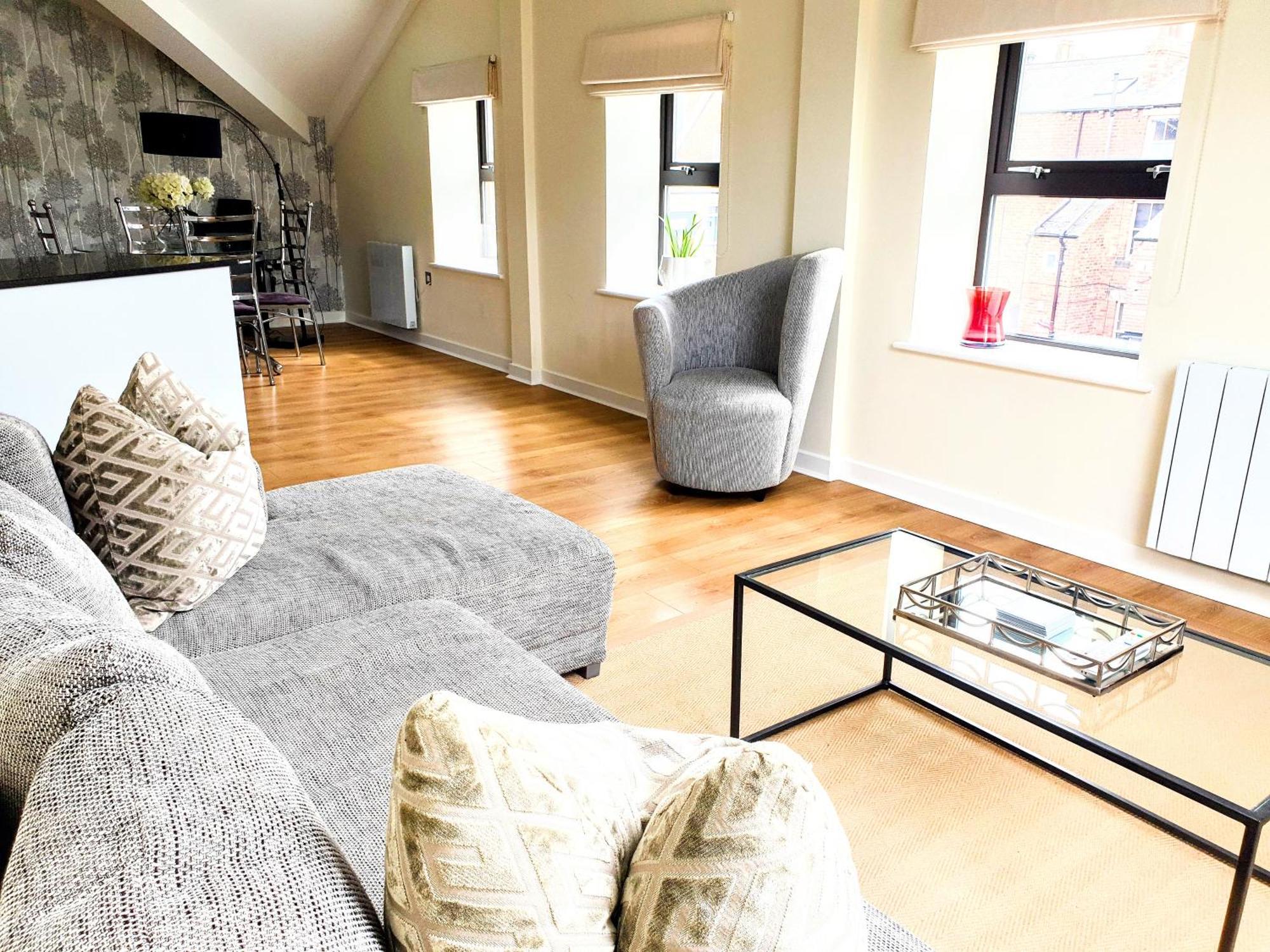 The Penthouse At Regent House Light And Airy Floor With Lift Access 1 Bedroom En-suite Luxury Ultra Location Apartment