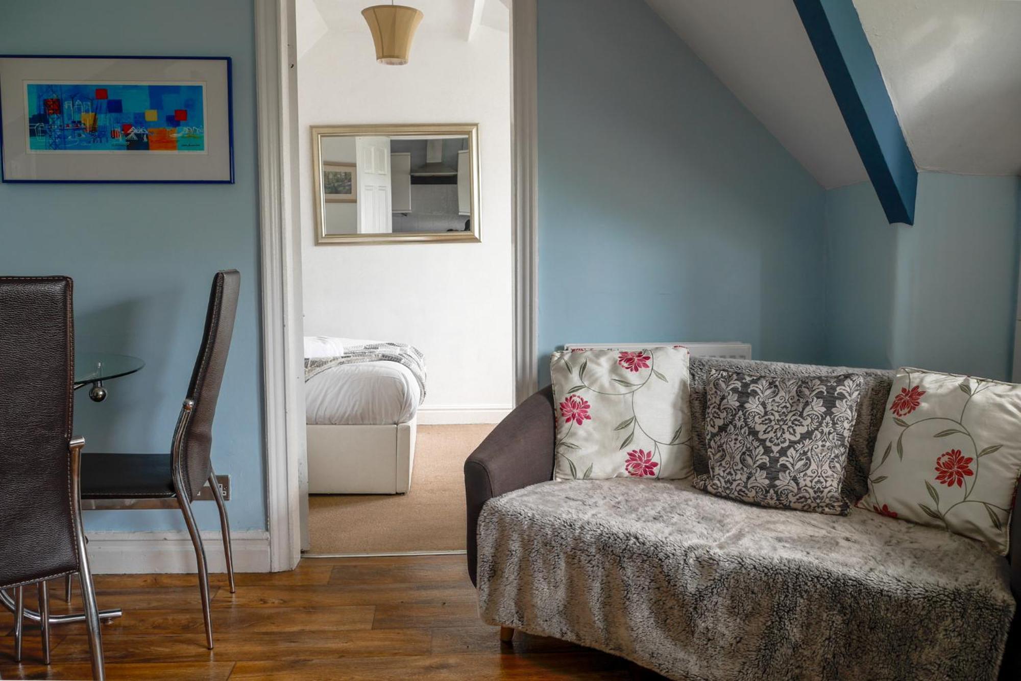Cosy 1 Bed Flat In