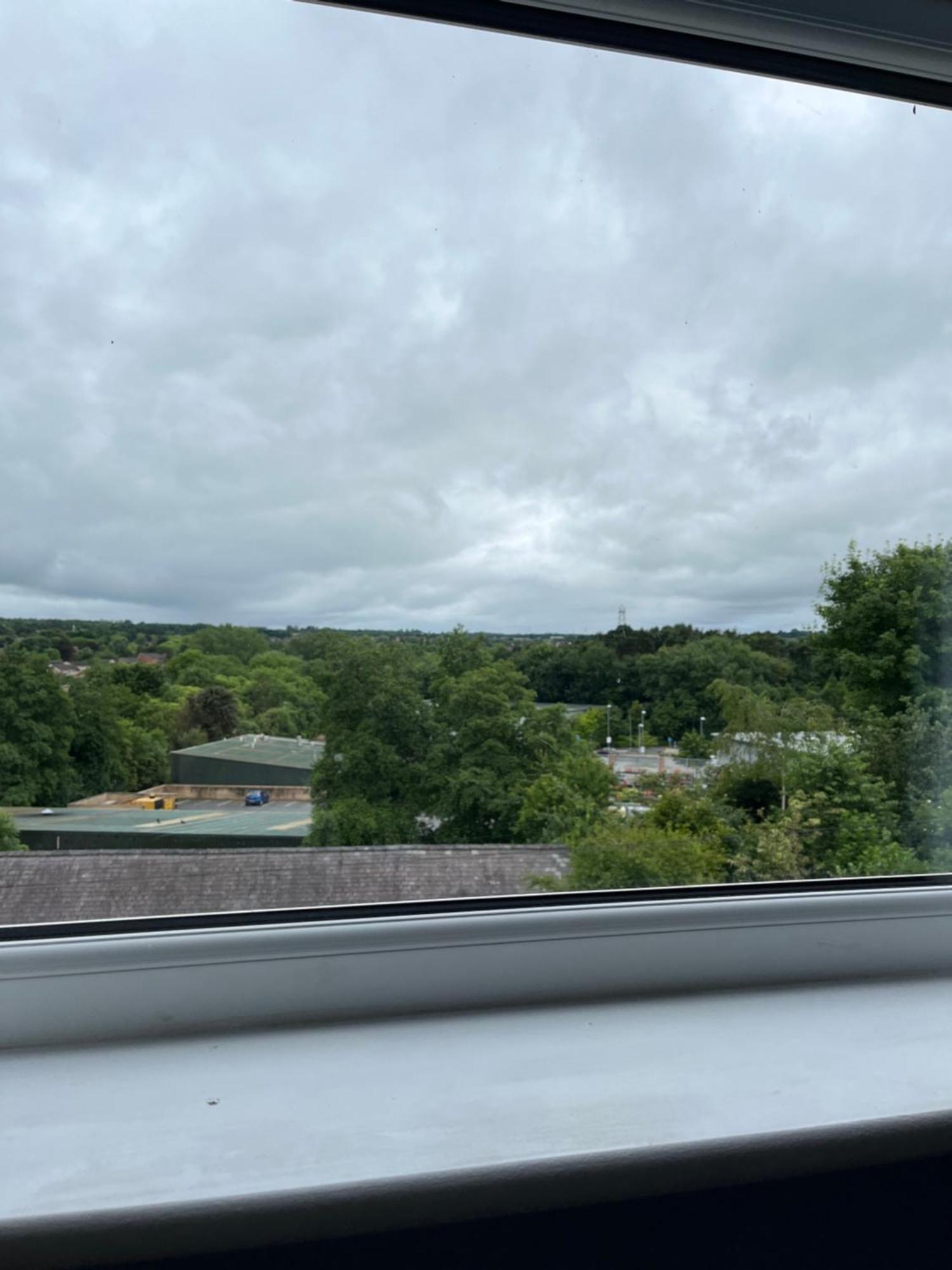 Second Floor Double En-suite * Harrogate