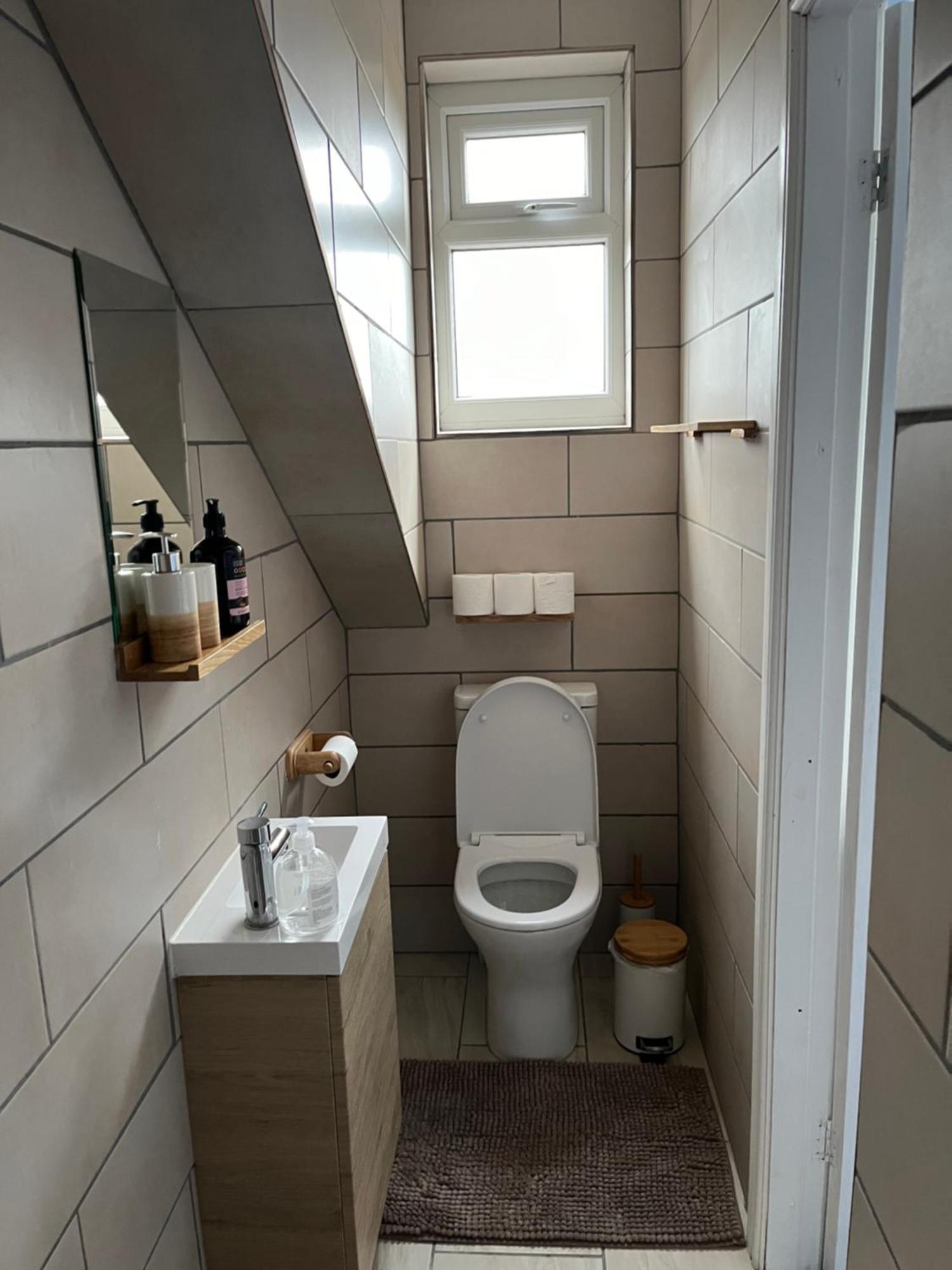 Second Floor Double En-suite Homestay Harrogate