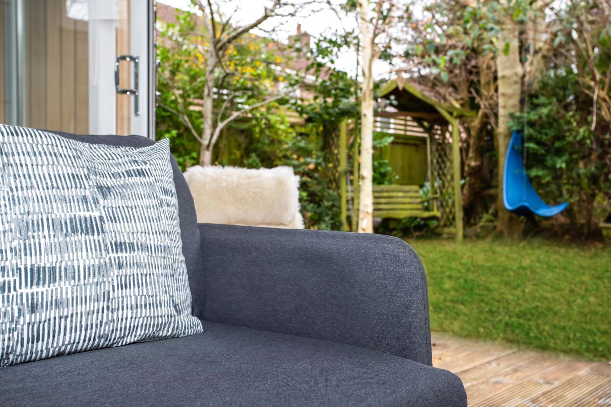 Stylish With Huge Private Garden Apartment Harrogate
