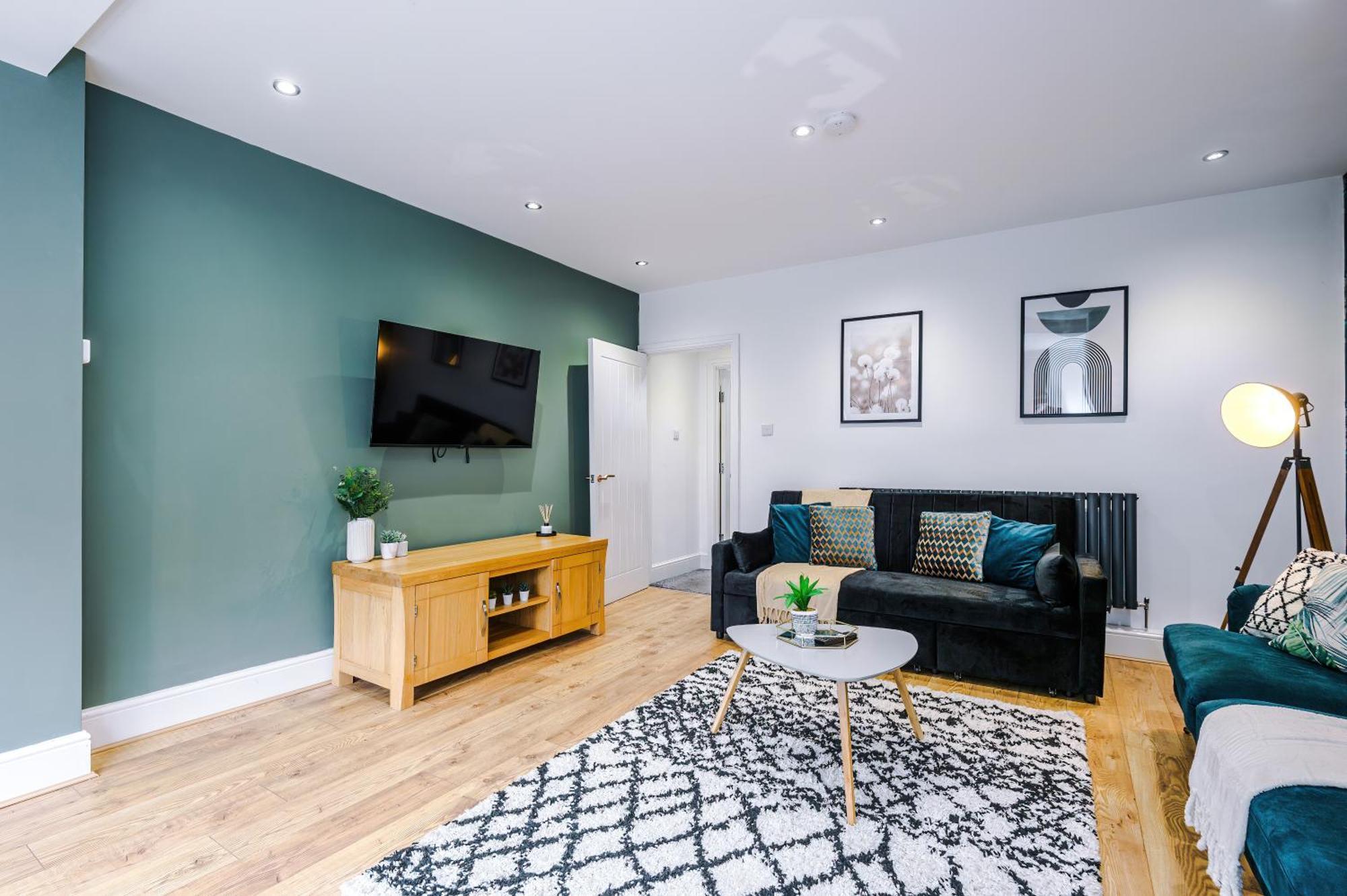 Stylish Boutique Flat In Harrogate - Sleeps 16 *