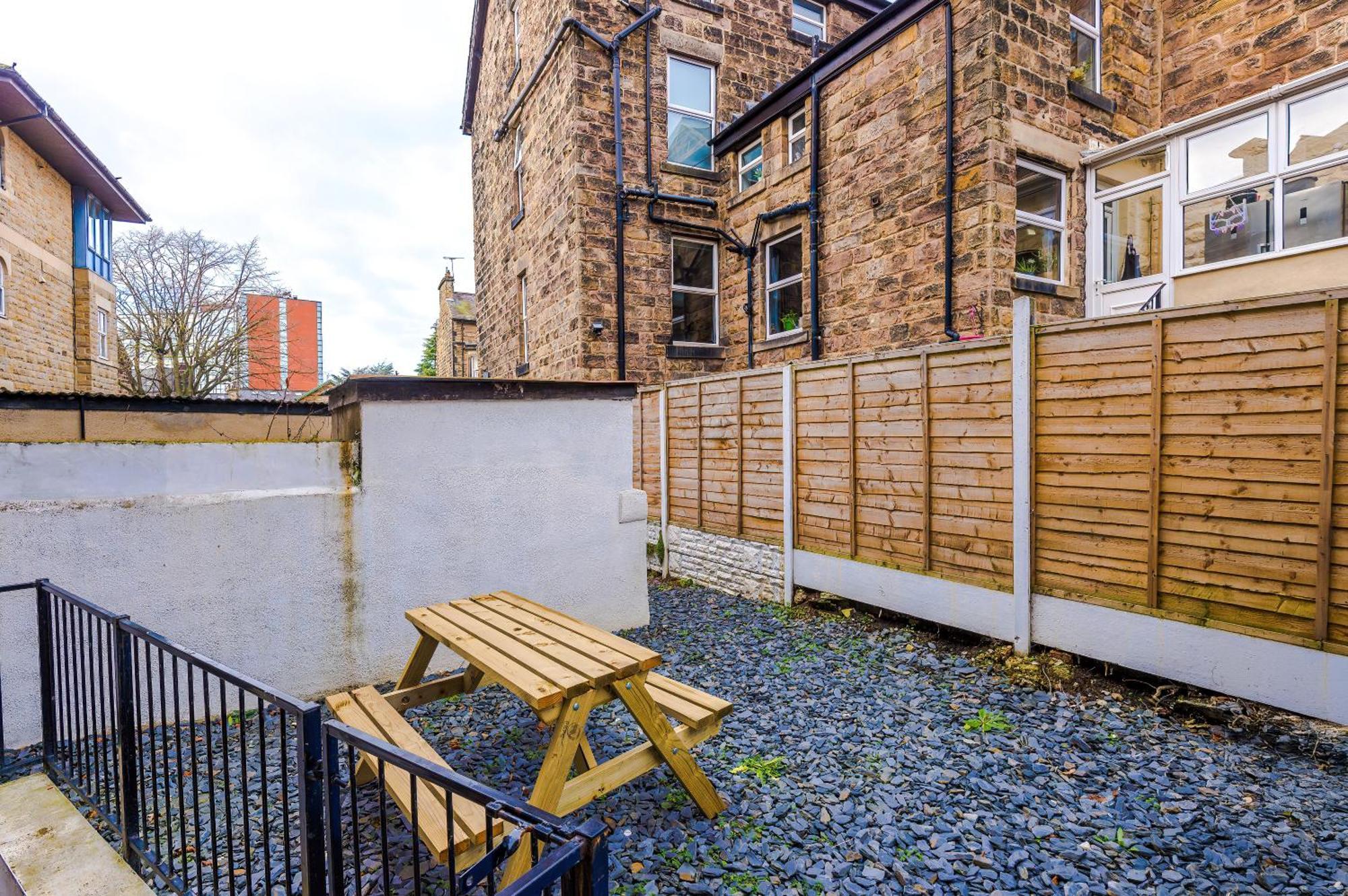 Apartment Stylish Boutique Flat In Harrogate - Sleeps 16