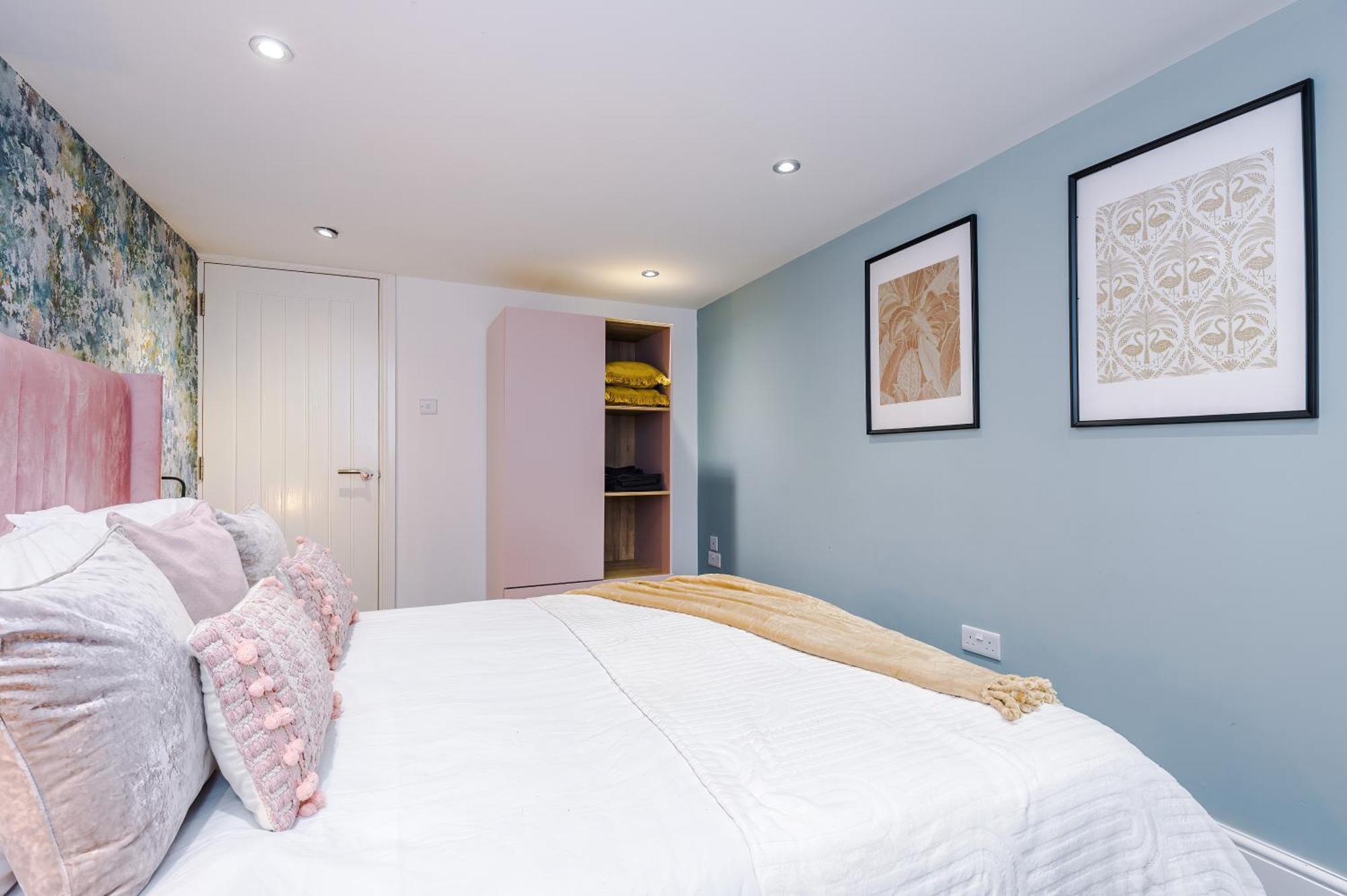 Stylish Boutique Flat In Harrogate - Sleeps 16 Harrogate
