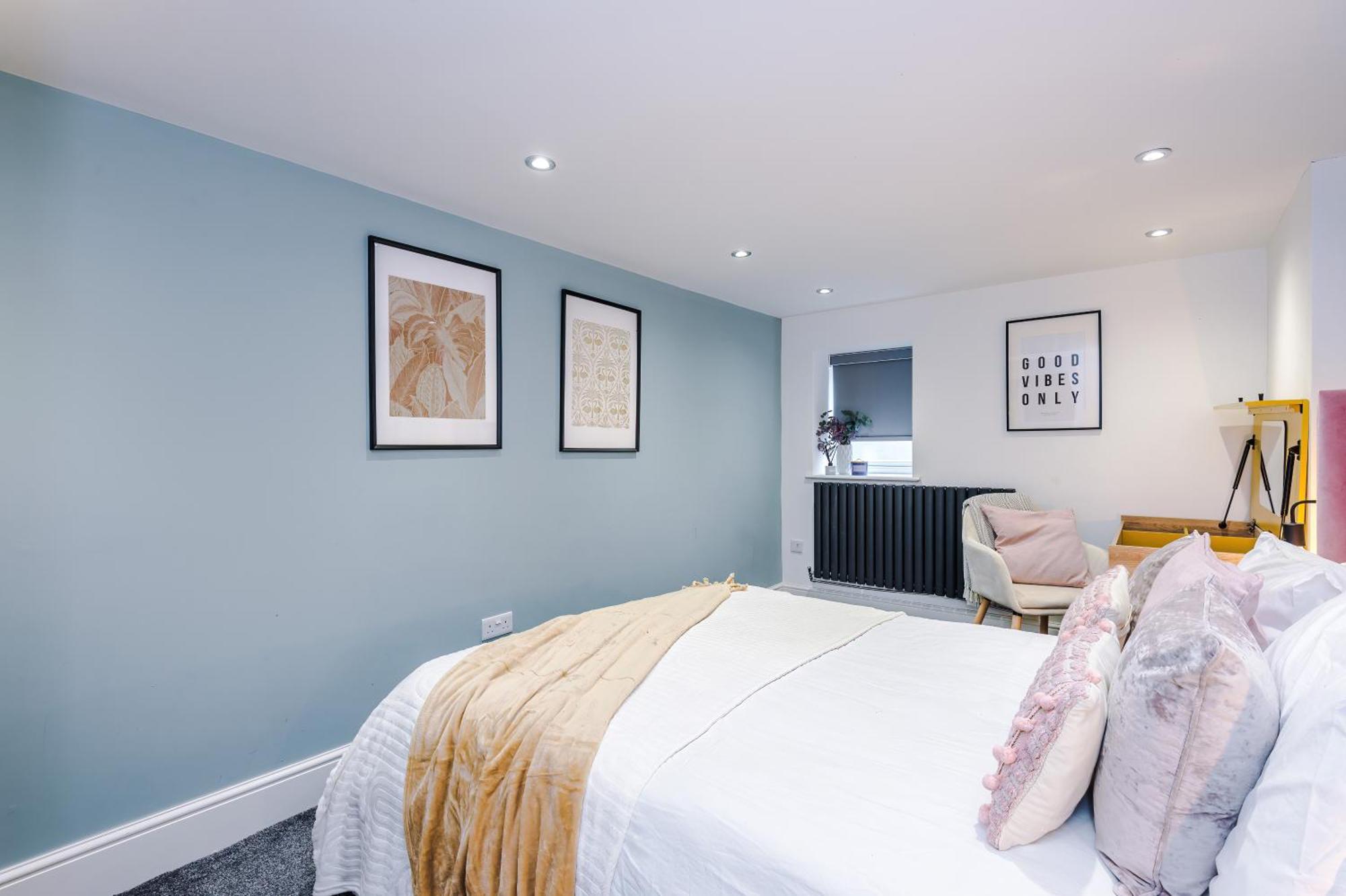 Stylish Boutique Flat In Harrogate - Sleeps 16 * Harrogate